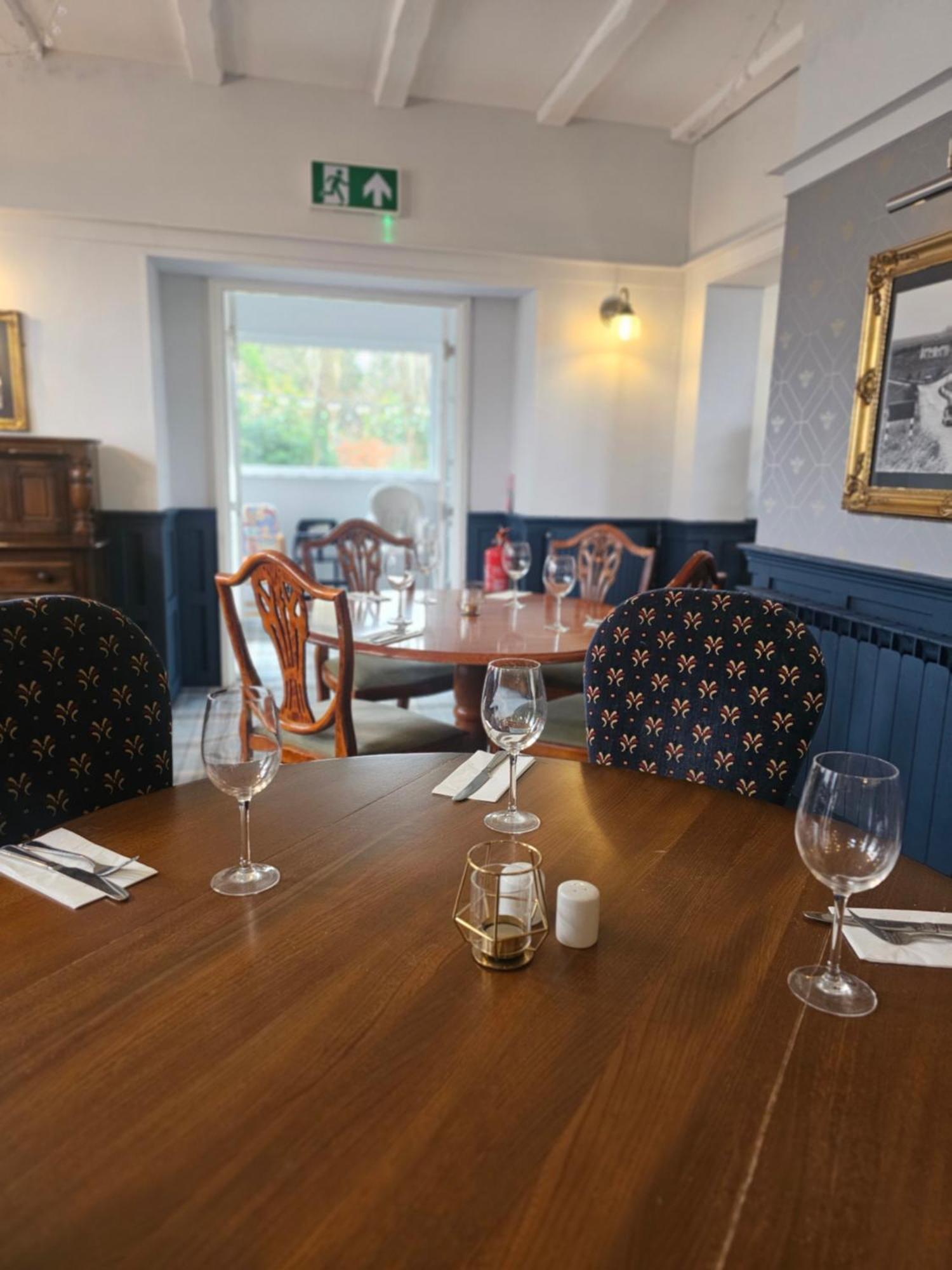 The Old Railway Hotel Porton 外观 照片