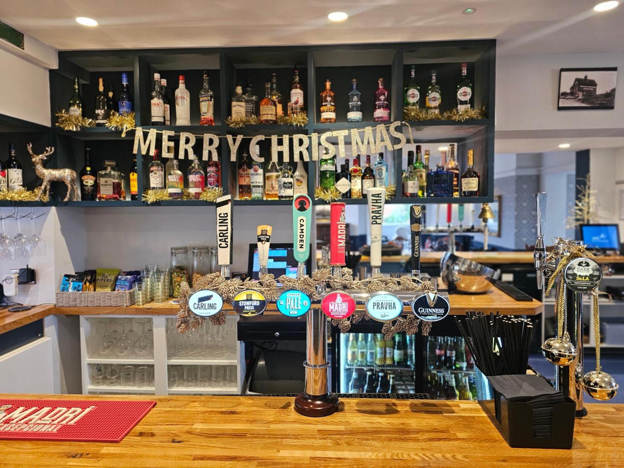 The Old Railway Hotel Porton 外观 照片