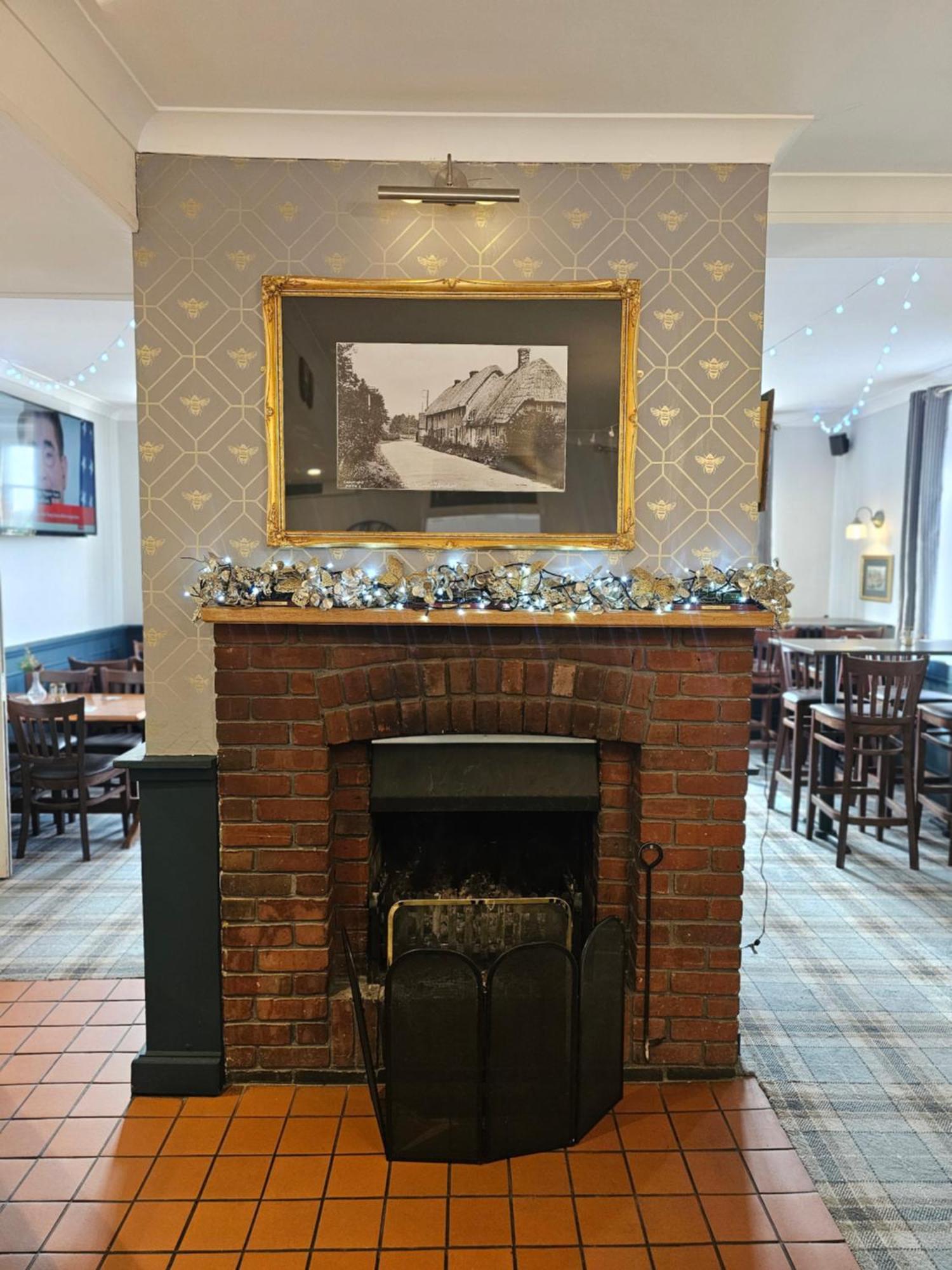 The Old Railway Hotel Porton 外观 照片